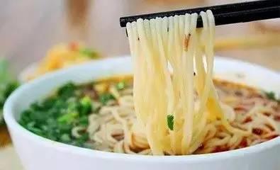煮面条用热水还是冷水？答案意想不到