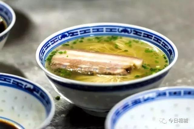 独家调味吊汤，相城一碗白焖肉面杀入